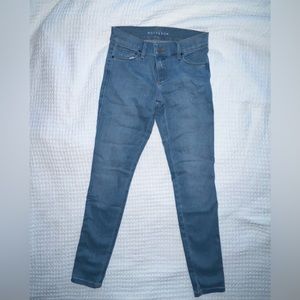 NWOT - Mott & Bow - MID RISE SKINNY JANE JEANS - 24 - light wash